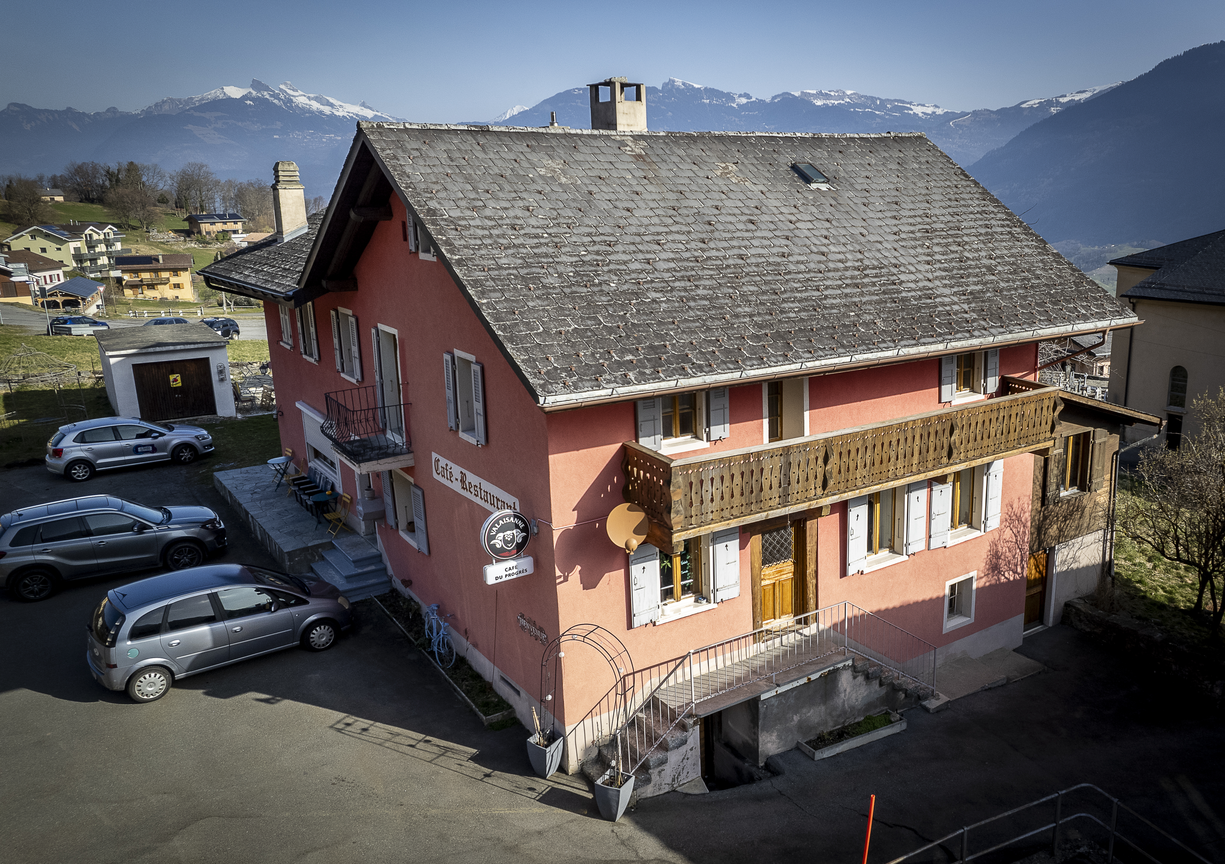 https://radiochablais.ch/images/2026/09/28/verossaz vues aeriennes-2.jpg